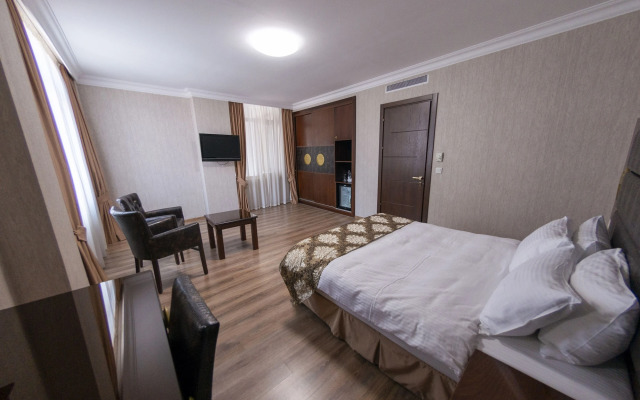 Отель Era Palace