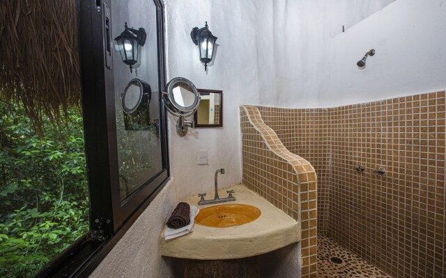 Jolie Jungle Eco Hotel