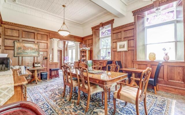 School House Bed and Breakfast C.1859