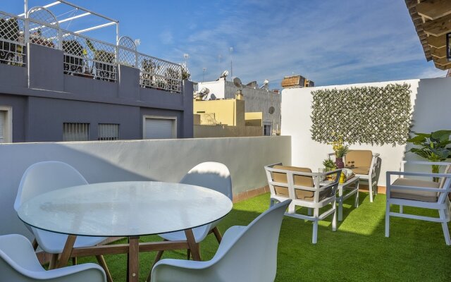 Beautiful and Brand new 2 BD Duplex With Terrace, Galera IV