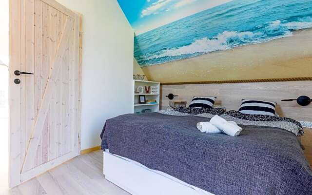 Seaview House with fireplace