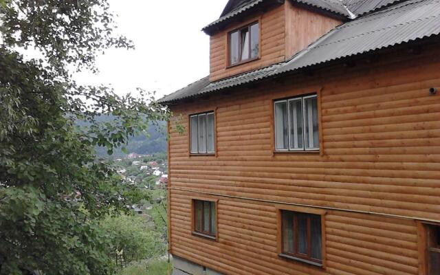Gutsulochka Apartment