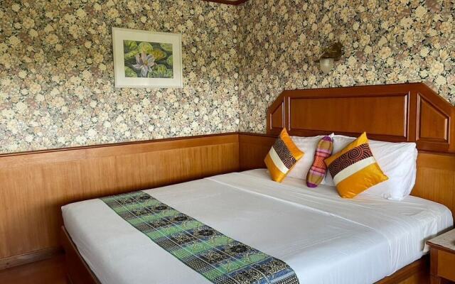 Sakol Grand Palace Hotel