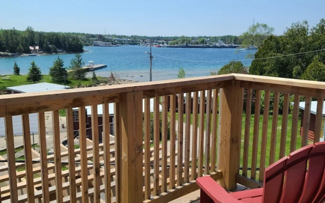 Tobermory Inn & Suites