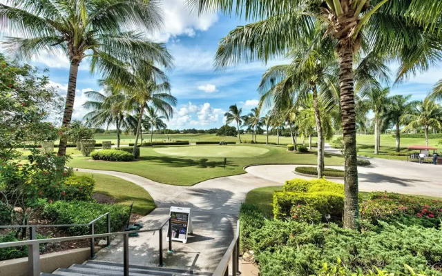 Messina Vacation Rental at Lely Resort. Spacious 3-BR, 2-Bath Condo with Lake Views and Handicap Accessibility. Enjoy Community Pool, Hot Tub, and Proximity to Naples Beaches and Dining