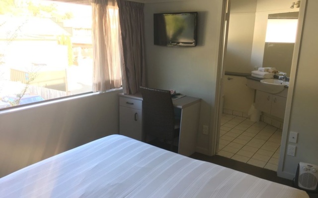 Aloha Lodge – Guest Rooms – Nelson