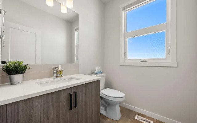 The Belmont Luxury NEW Home Free Indoorparking