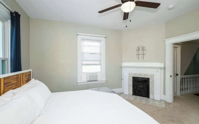 Ludlow Lodge w/ City Views