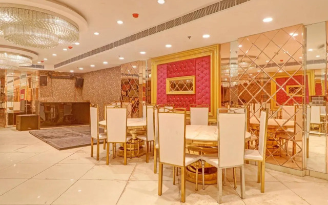 OYO 26766 Laxmi Abode