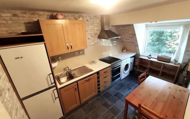 Lovely Studio Apartment , perfect central location