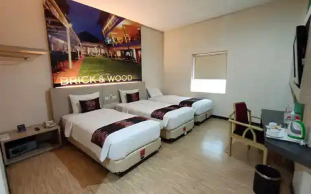 Townhouse Oak Cihampelas Near Ciwalk Formerly Promenade Hotel