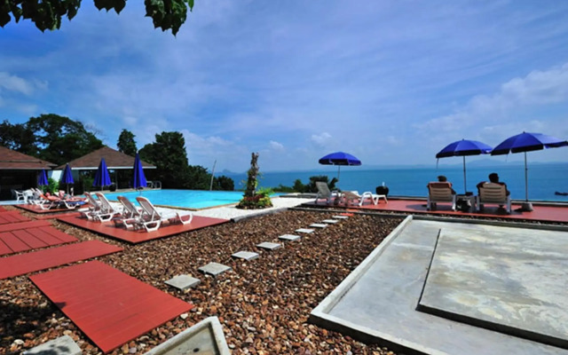 Koh Ngai Cliff Beach Resort
