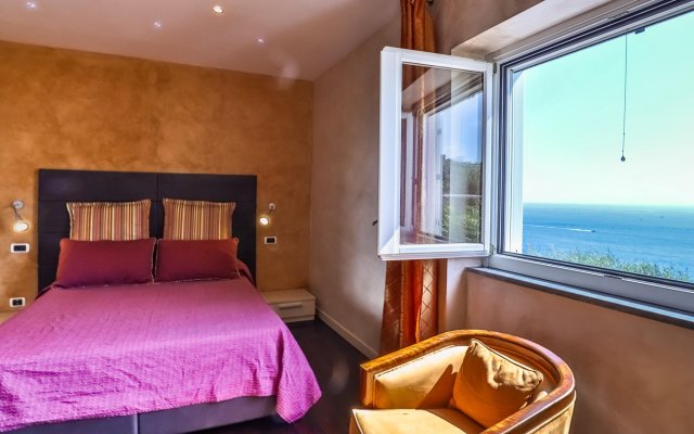 Luxury Room With sea View in Amalfi ID 3928