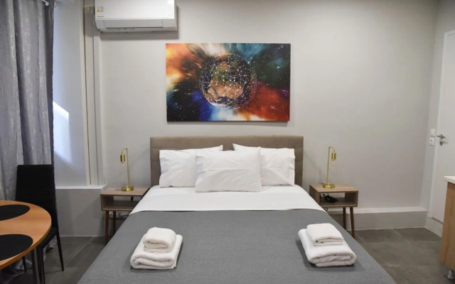 Athens Zeus A by Super Host Hub