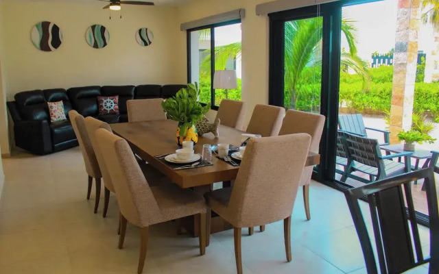 Corcomoran Luxury Beachfront house