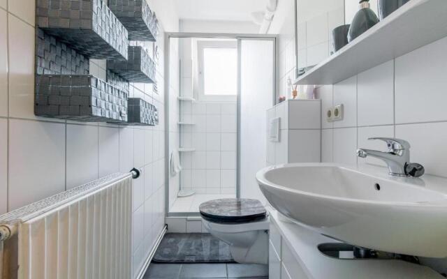 Id 5502 - Private Apartment