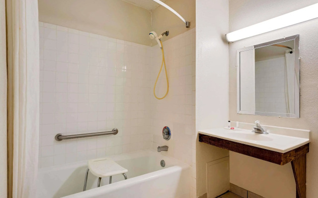 Super 8 By Wyndham Martinsburg