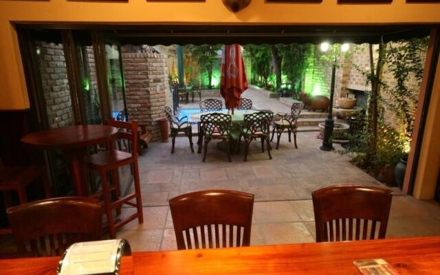 Le Cozmo Guest House