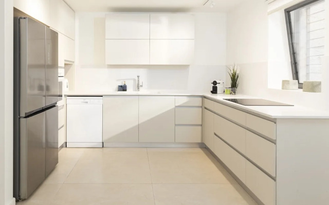 The Pearl of Nachlaot Apartments