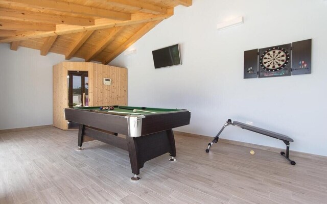 Beautiful Home in Vodnjan With Sauna, Wifi and 4 Bedrooms