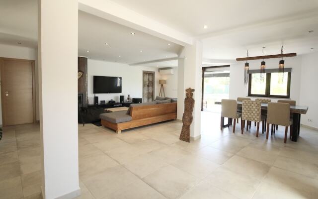 Villa Bali - stylish and in a quiet area