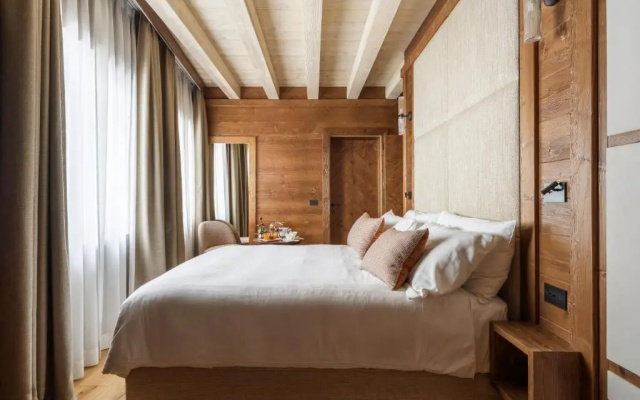 Superior Double room (full double bed)
