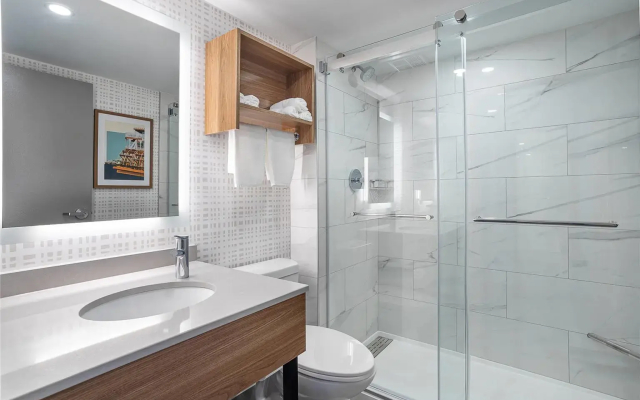 Quality Hotel & Suites Montreal East