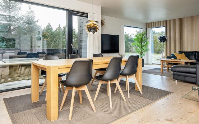 6 Person Holiday Home in Hemmet