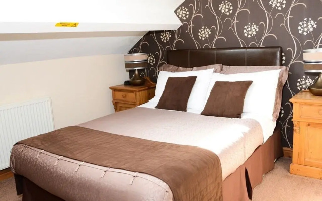 Pinewood Guest House
