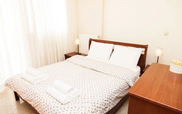 Spacious Apartment in Neos Kosmos