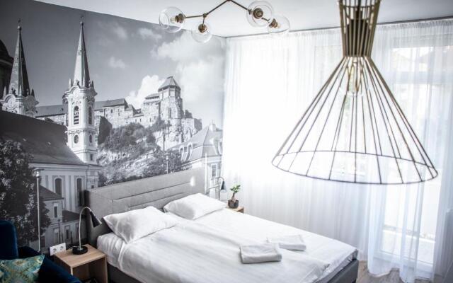 LouLou's Central Apartment with cosy balcony