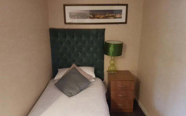 Dorset Arms Hotel