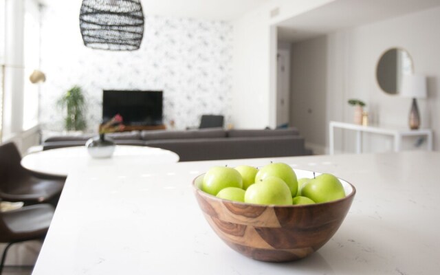 Chic Gaslamp Quarter Suites by Sonder