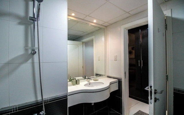 Spacious 1BR with Balcony in JLT