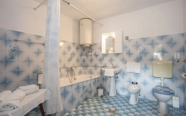 Apartment 34