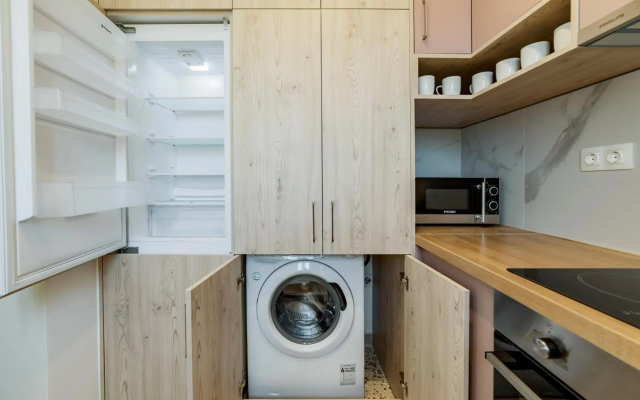 HoneyBee Apartment