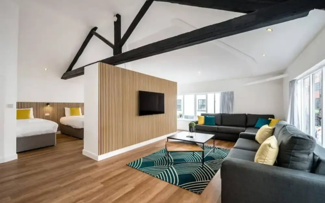 Host Apartments Wood St Nightlife Apt