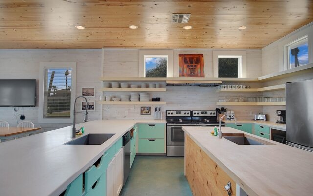 Beach Club Clubhouse 2