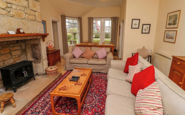 Armstrong Cottages No2