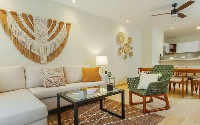 2 Br. Roof W/infinity Pool + Jacuzzi Spacious