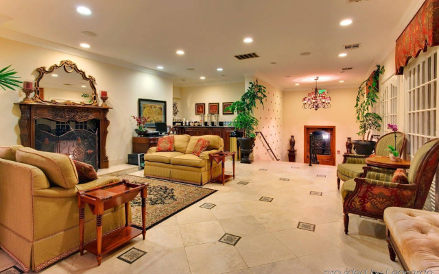 Holiday Inn Laguna Beach