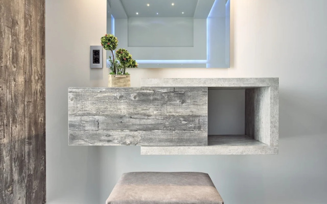 Savvas Luxury Suites