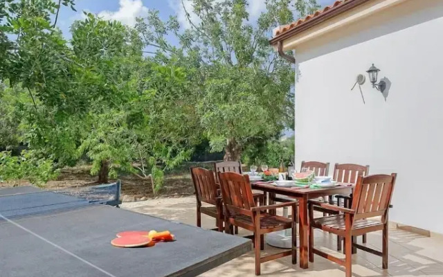Villa Chariklia