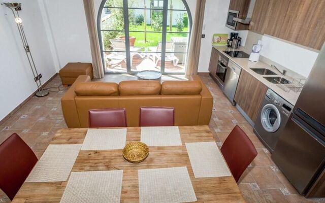 Beautiful villa with terrace in the surfing town of Biarritz