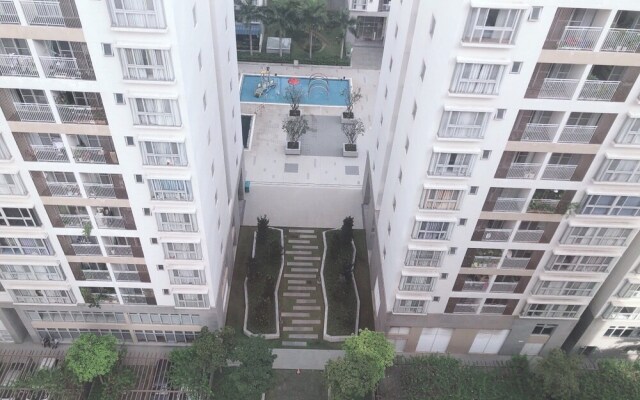 Modern Apartment in Scenic Valley Phu My Hung D7