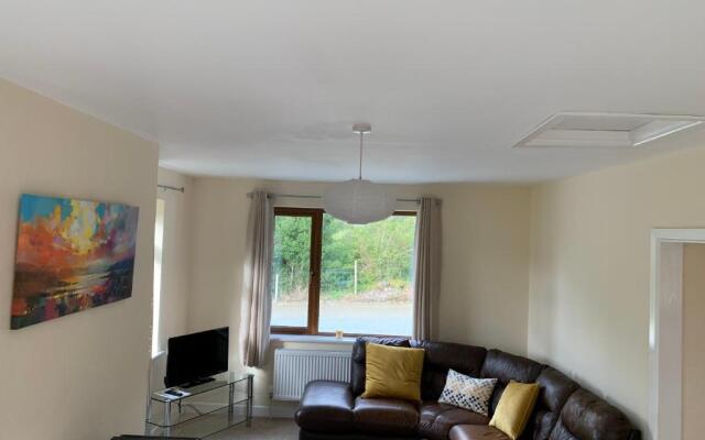 Secluded hilltop hideaway!