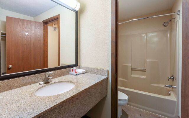 Baymont by Wyndham St. Ignace Lakefront