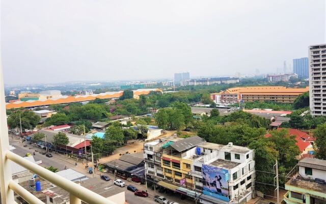 11th Floor Studio at View Talay 1