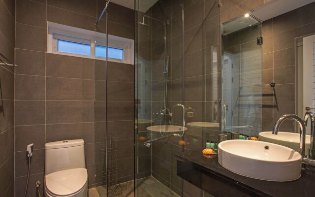 Elegant Designer 4BR Pool Villa Skylight