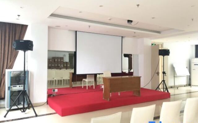 Tiyu Hotel